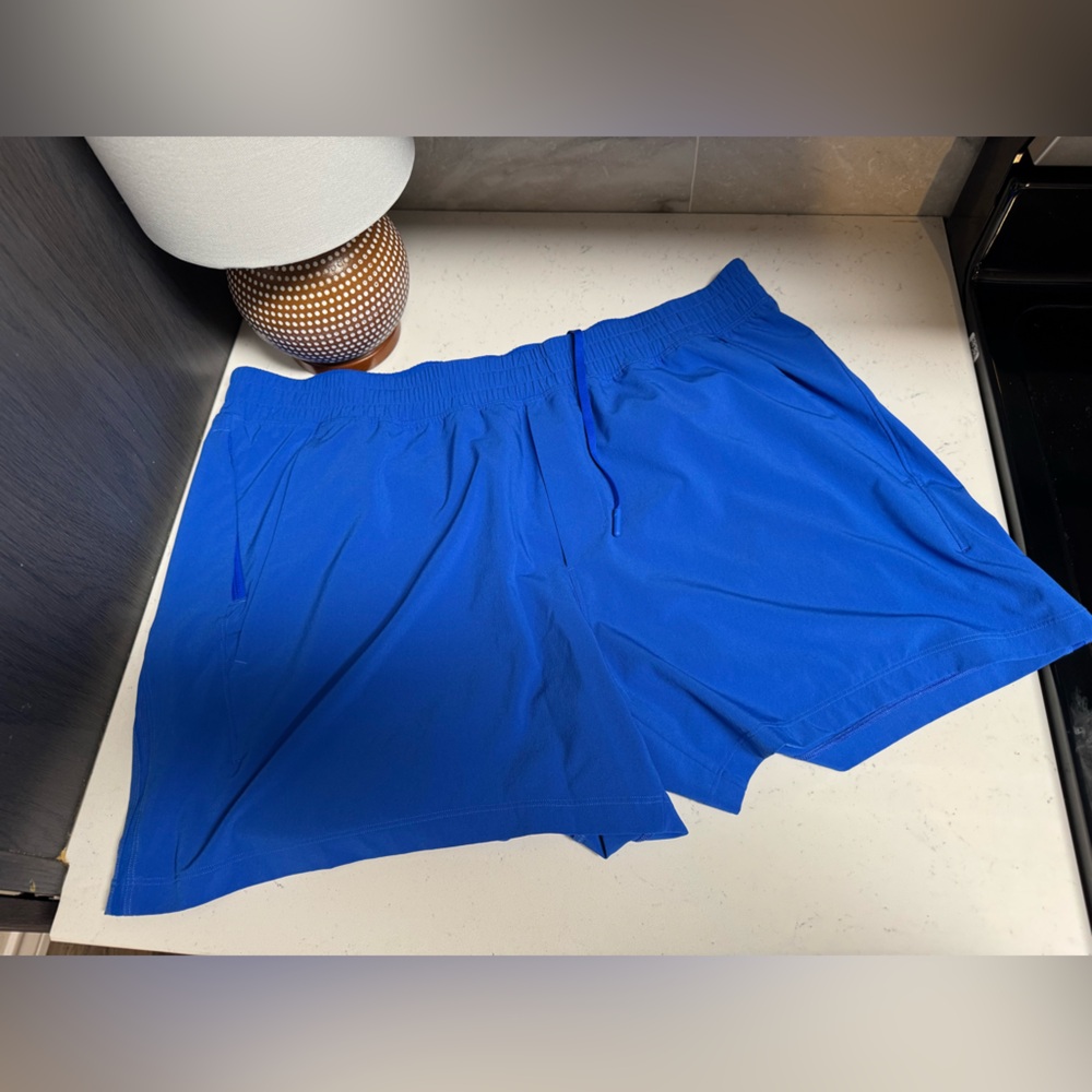 Lululemon Pacebreaker Linerless Shorts 5”. Color: Blazer Blue